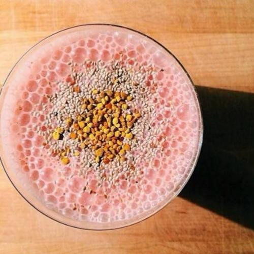 Smoothie fraise et banane au pollen de ciste